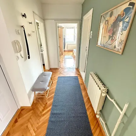 Διαμέρισμα Cosy In The Heart Of *